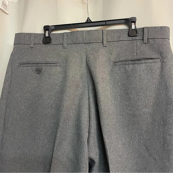 Action Slacks by Levi Strauss & co men’s grey dress pants size W40/L32 - Picture 4 of 6